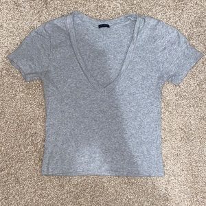 GRAY BRANDY MELVILLE V-NECK CROP TOP